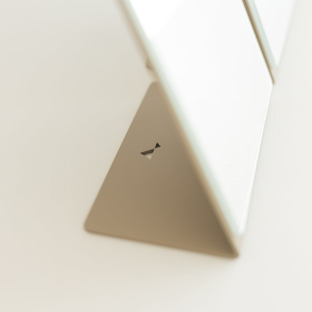 Annea - cosmetic mirror