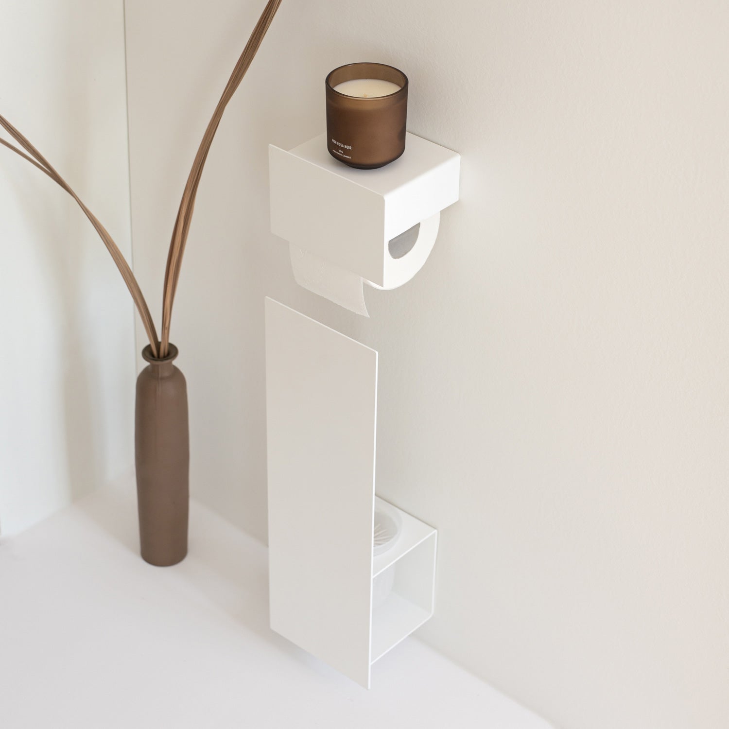 minimalist white toilet set 