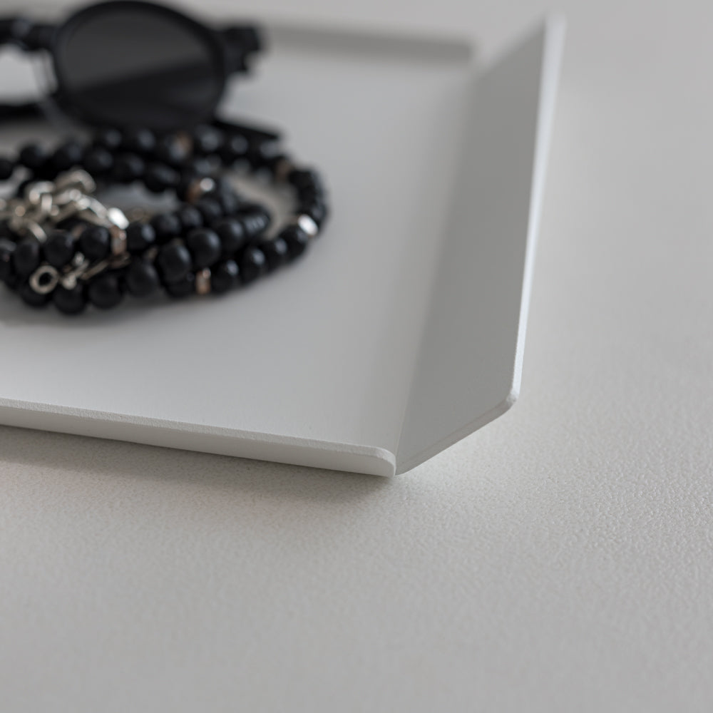 Hestia white aluminium tray detail