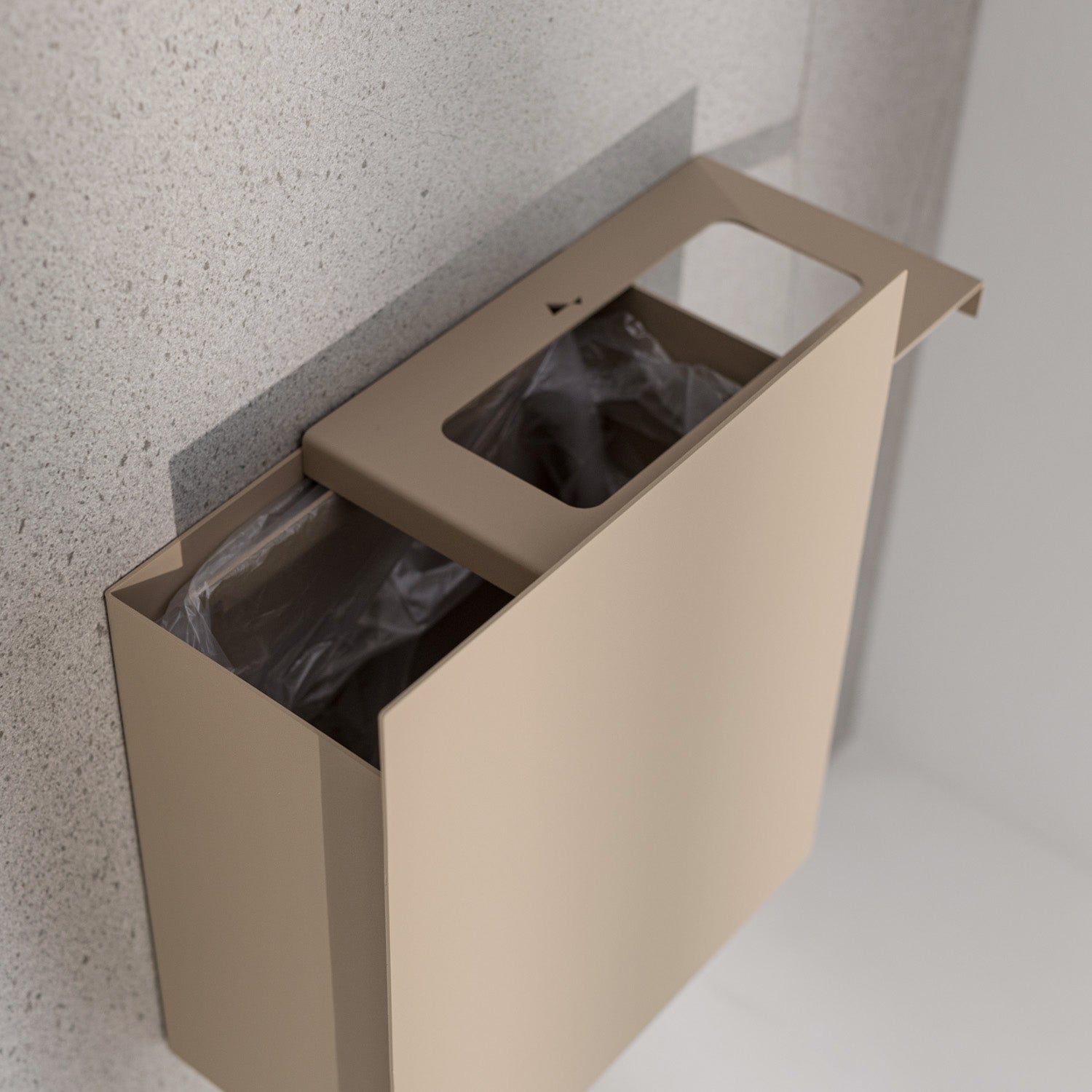 Binnea – Wall-Mounted Bin