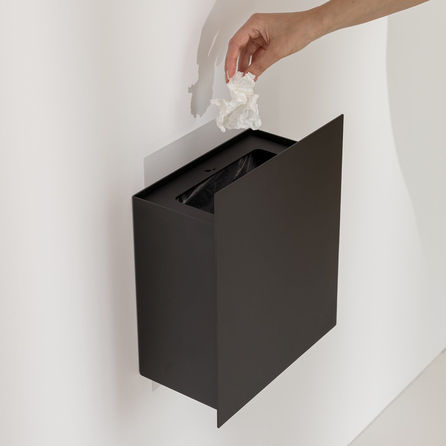 Binnea – Wall-Mounted Bin