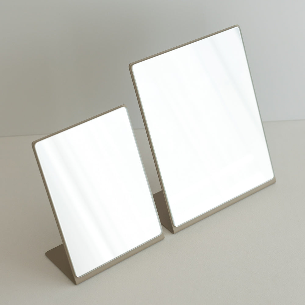 Annea - cosmetic mirror